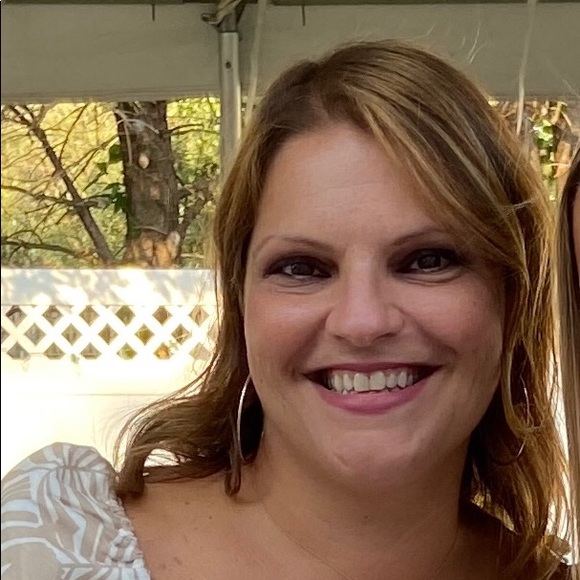 Meet your Posher, Vicky - Picture 1 of 1